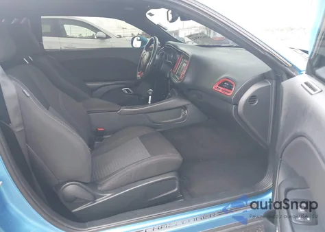 2015 Dodge Challenger R/T z USA, uszkodzony, nr VIN 2C3CDZAT2FH855449